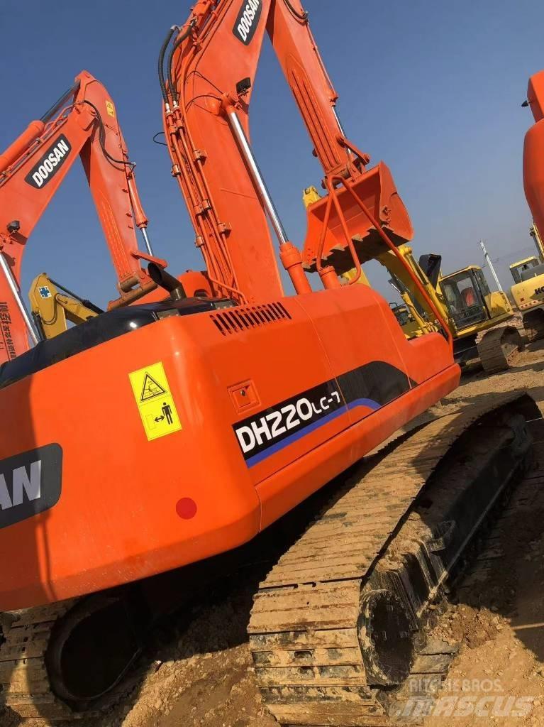 Doosan 220-7 حفارات زحافة