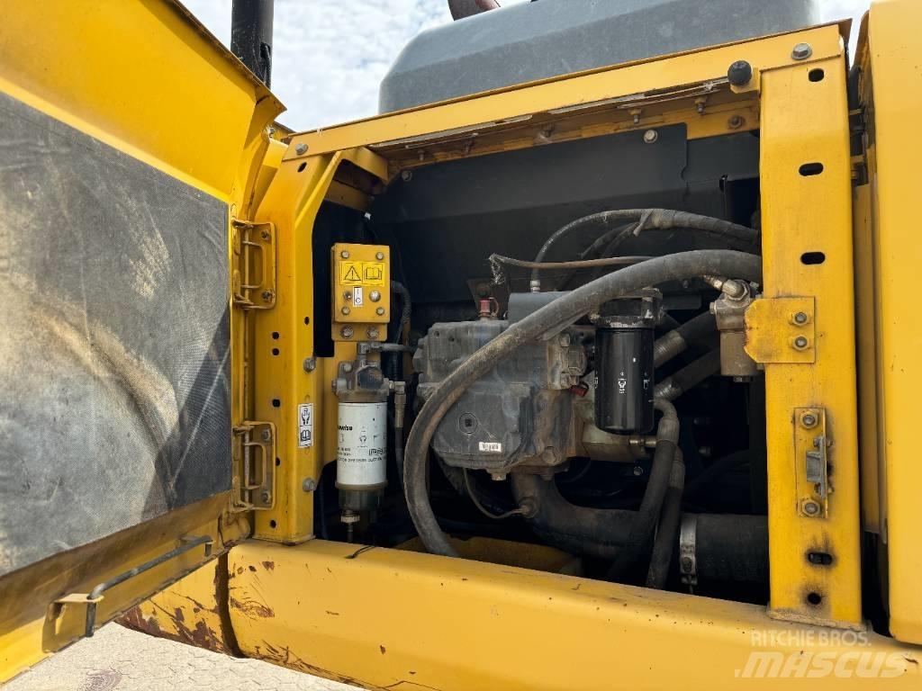 Komatsu PC 290 LC-8 حفارات زحافة
