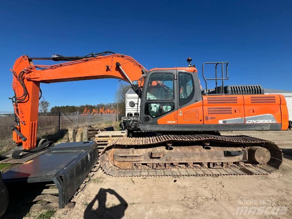 Doosan DX 300 LC-5 حفارات زحافة