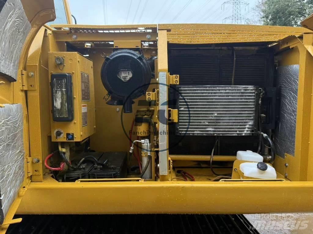 CAT 320 C L حفارات زحافة