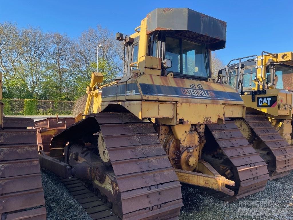 CAT D6R LGP بلدوزرات مجنزرة