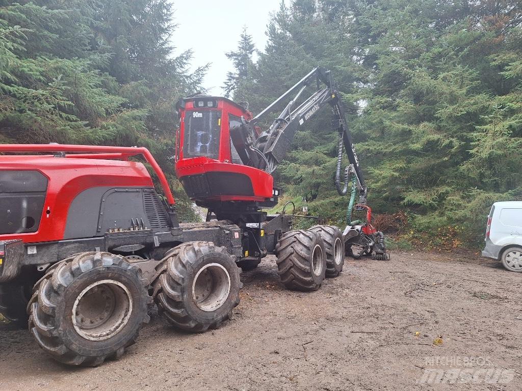 Komatsu 901 XC حصادات