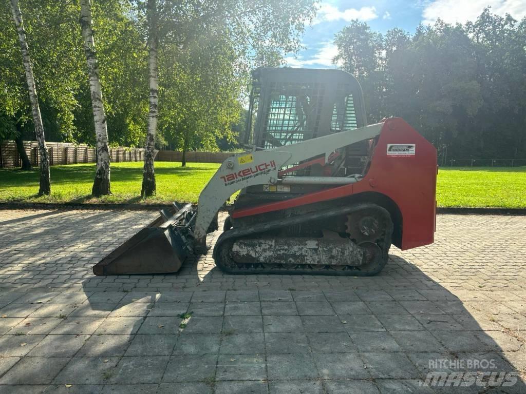 Takeuchi TL 230 لوادر انزلاقية التوجيه