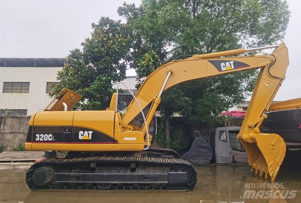 CAT 320 C L حفارات زحافة