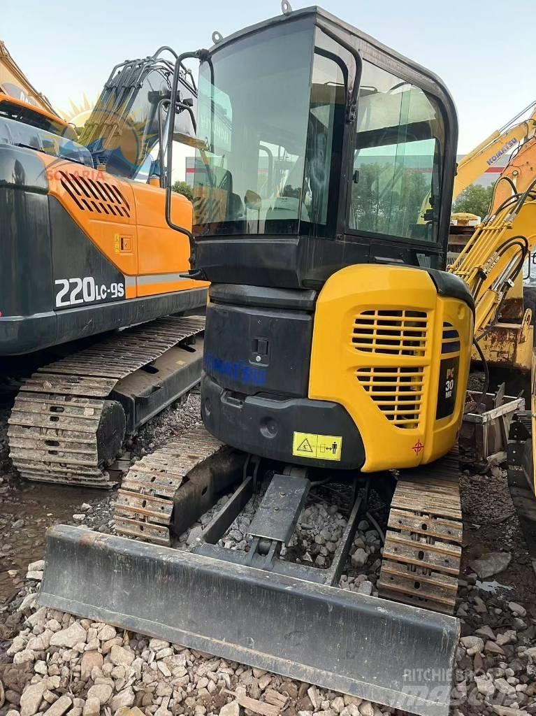 Komatsu PC 30 MR-2 حفارات زحافة