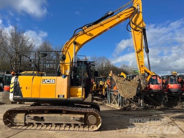 JCB JS 130 LC حفارات زحافة