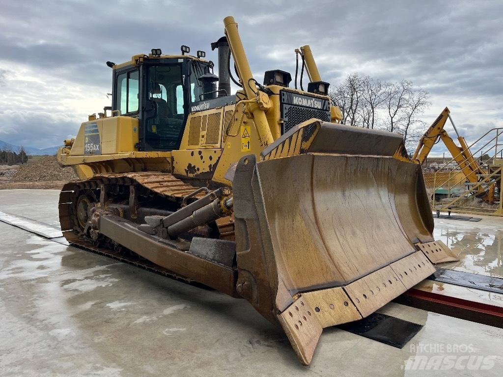 Komatsu D155 AX-6 بلدوزرات مجنزرة
