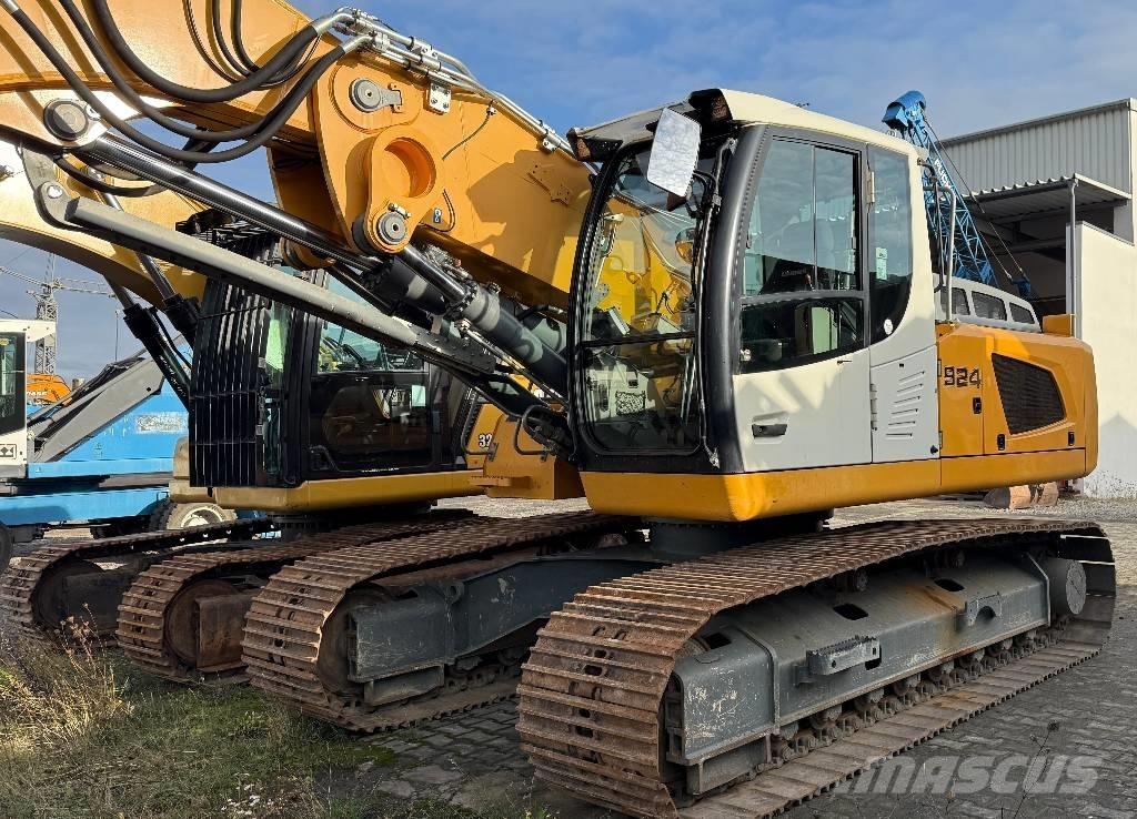 Liebherr R924 SLC حفارات زحافة