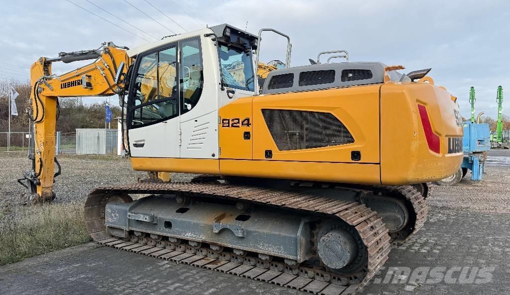 Liebherr R924 SLC حفارات زحافة