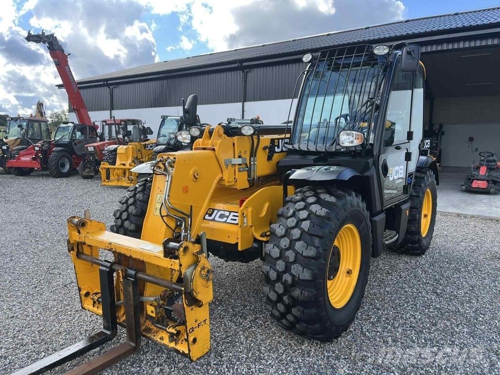 JCB 535-95 مناولات متداخلة