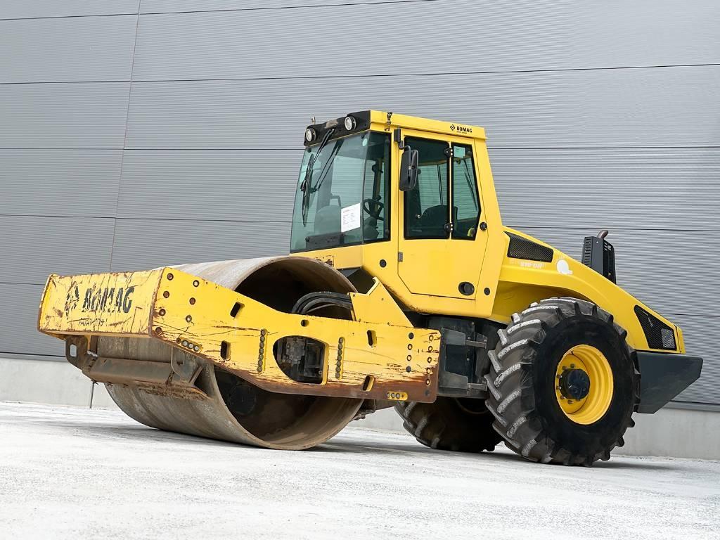 Bomag BW 216 DH-4i مداحل أحادية الأسطوانة