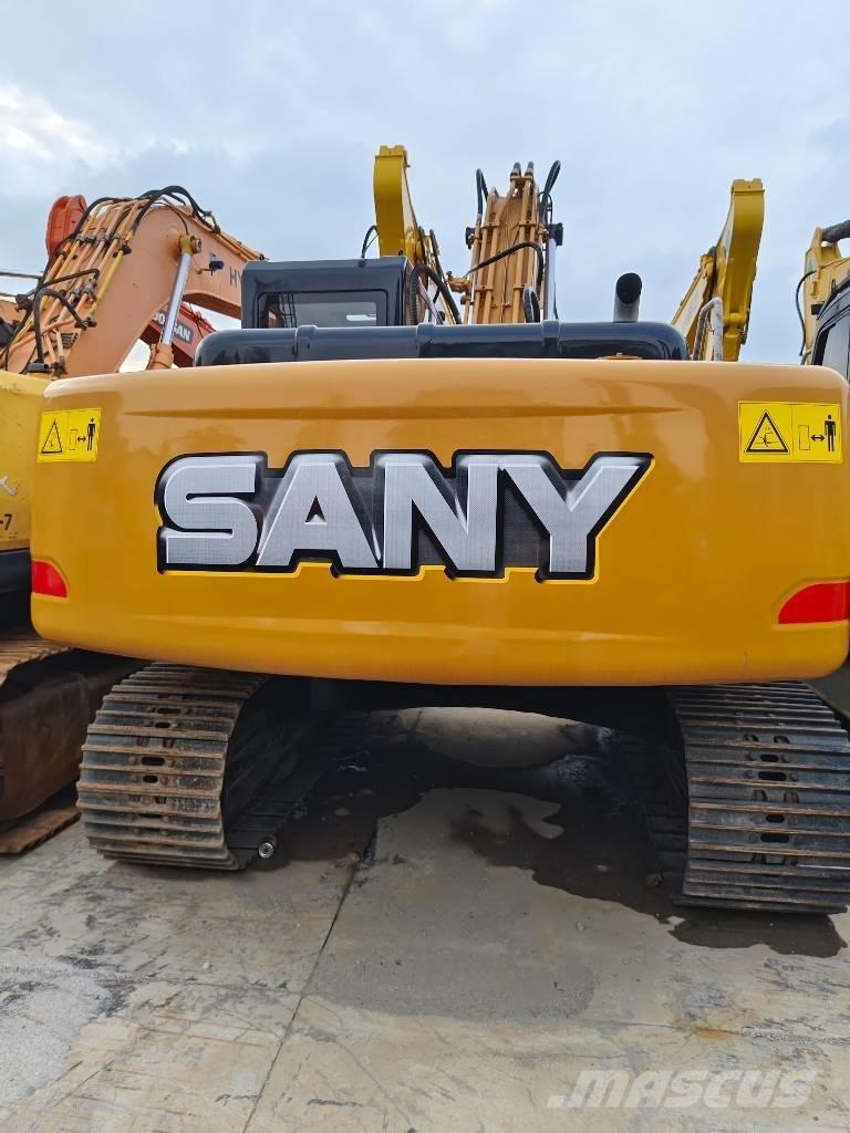 Sany SY 215 C حفارات زحافة