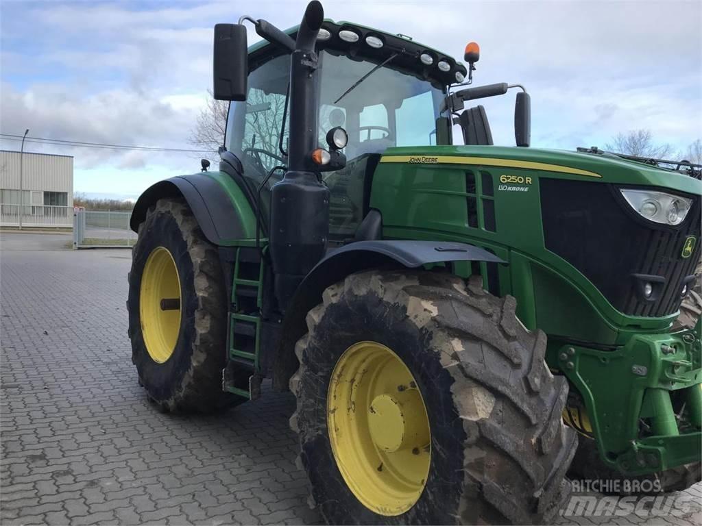 John Deere 6250R الجرارات