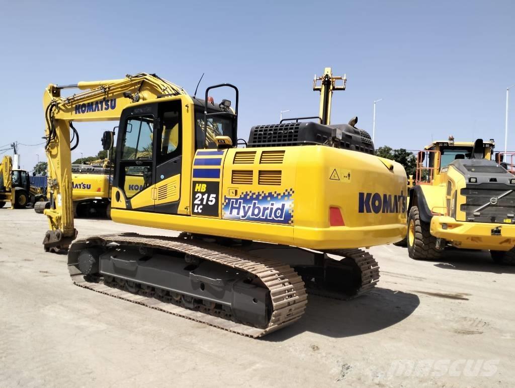 Komatsu HB 215LC-3 حفارات زحافة