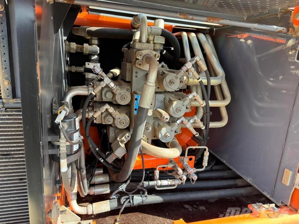 Atlas 350 MH مناولات المخلفات / مناولات صناعية