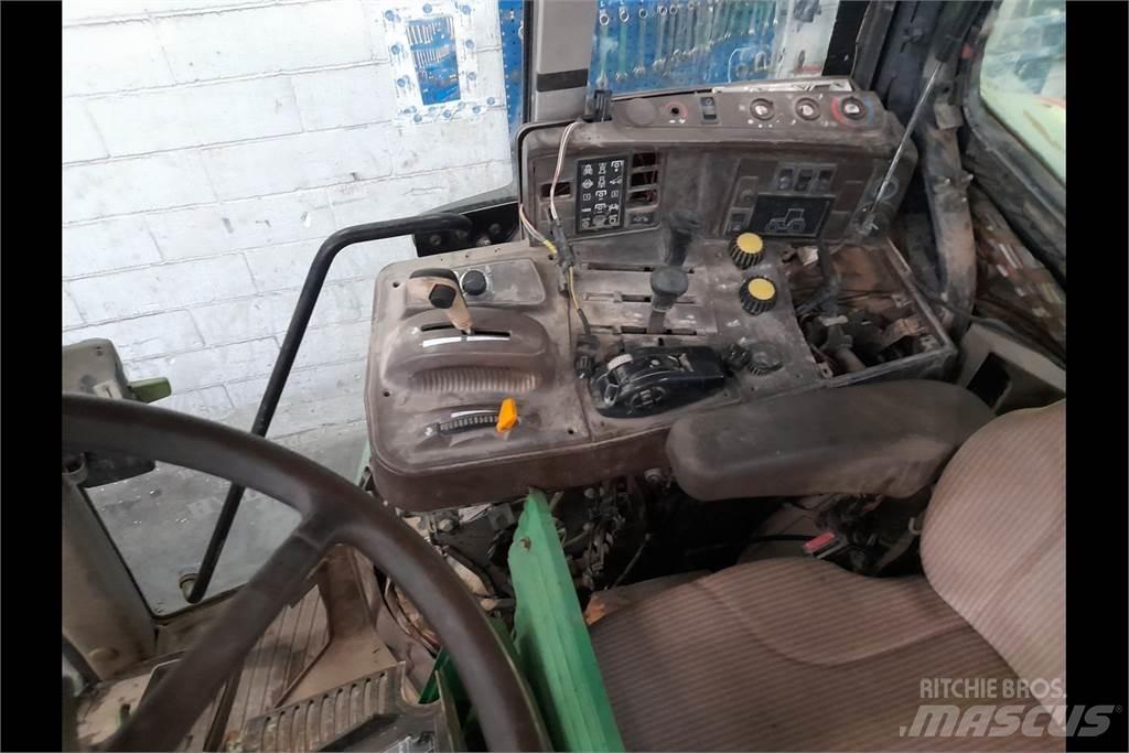 John Deere 6920 الجرارات