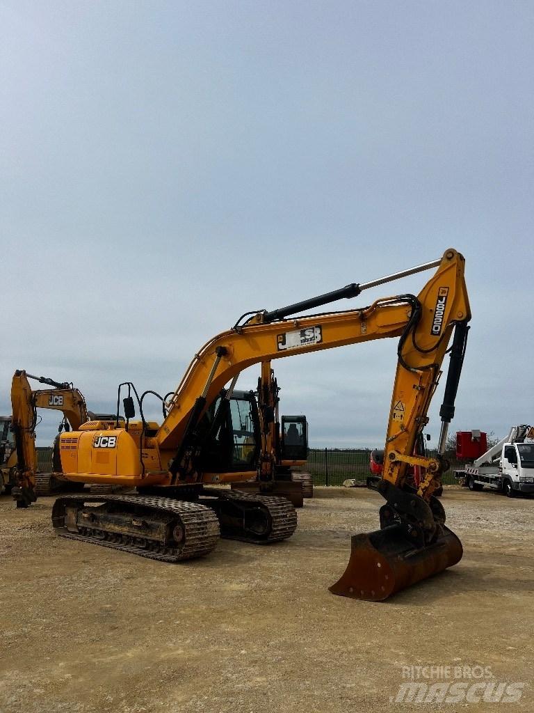 JCB JS 220 N LC حفارات زحافة