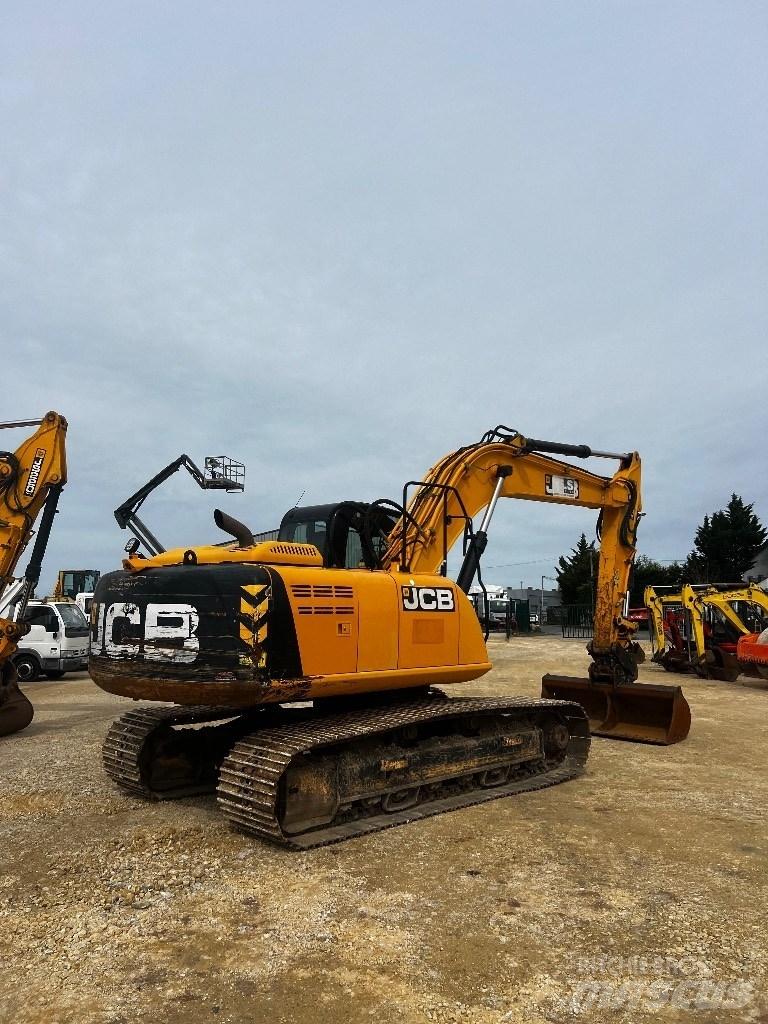JCB JS 220 N LC حفارات زحافة