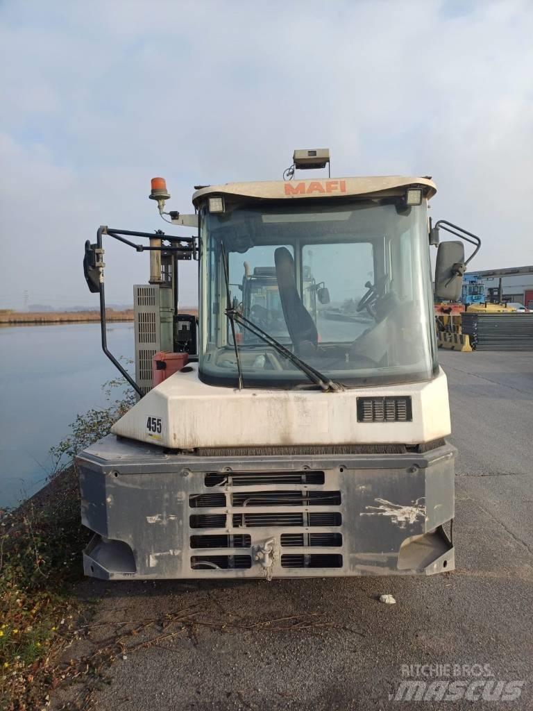 Mafi R336 جرارات صالات المطارات