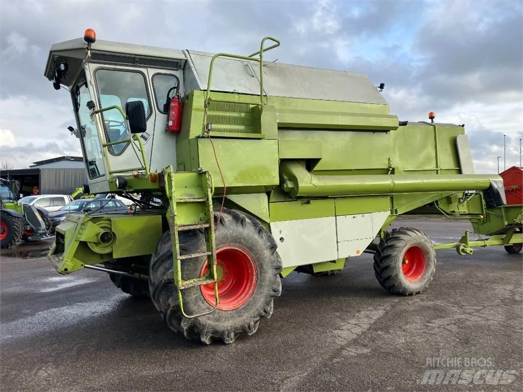 CLAAS Dominator 96 حصادات