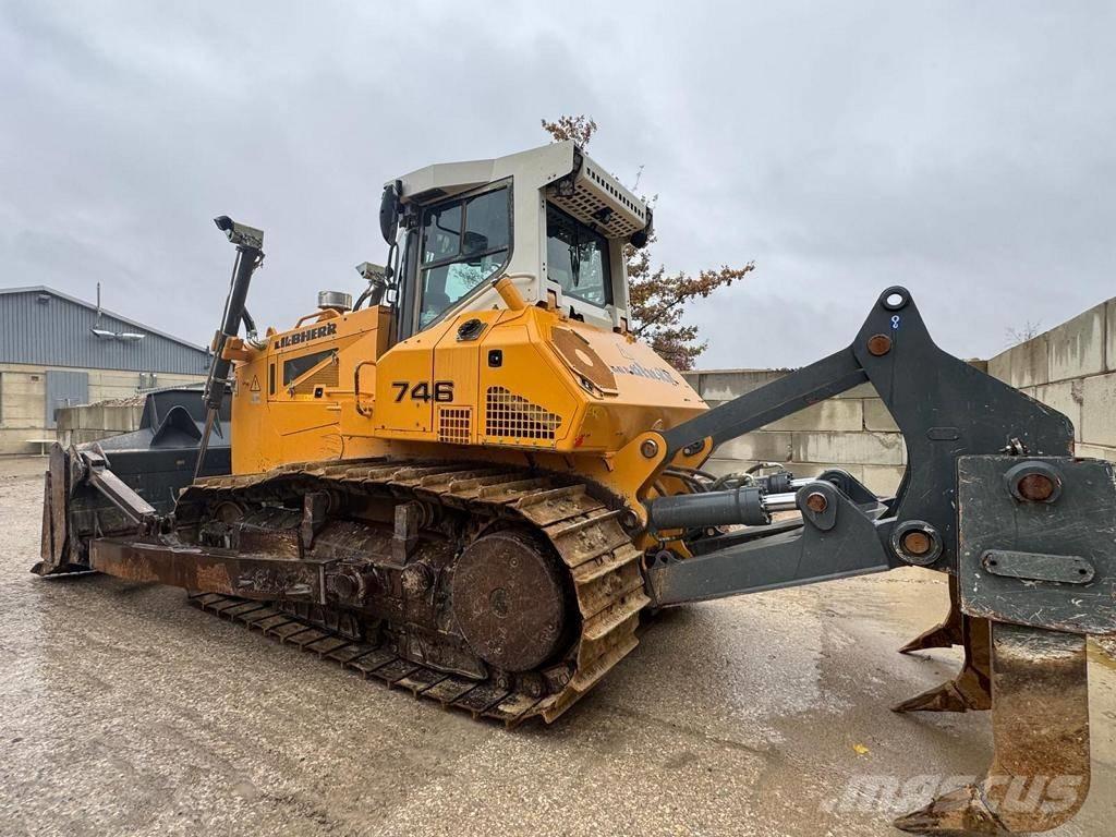 Liebherr PR 746 L بلدوزرات مجنزرة