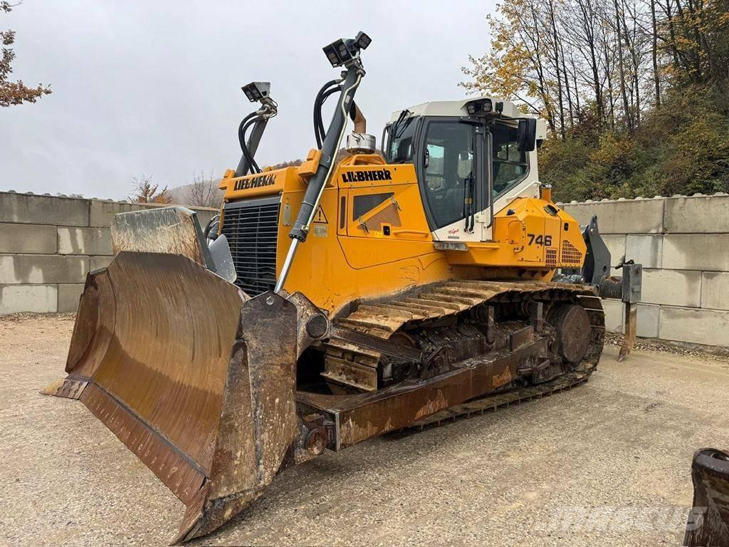 Liebherr PR 746 L بلدوزرات مجنزرة