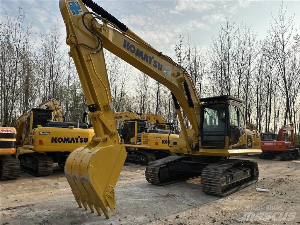 Komatsu PC200-8 حفارات زحافة