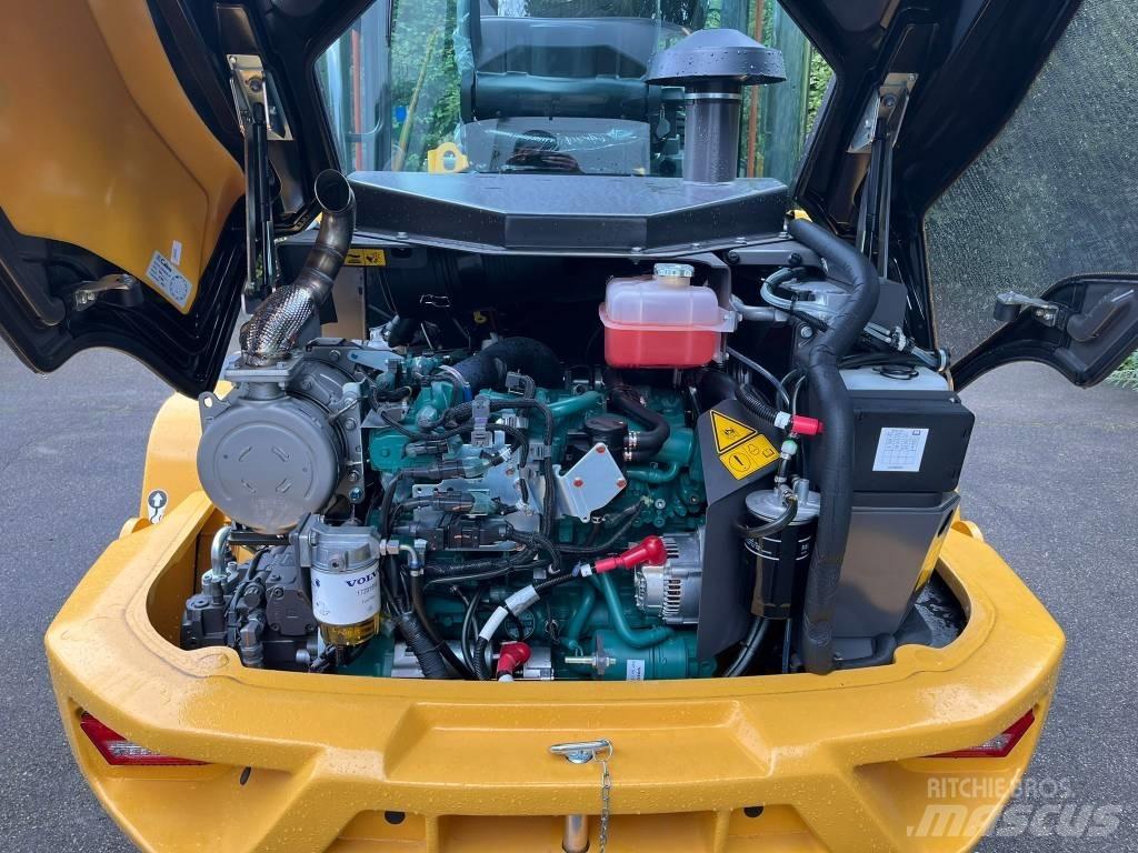 Volvo L 30 H لوادر بعجل