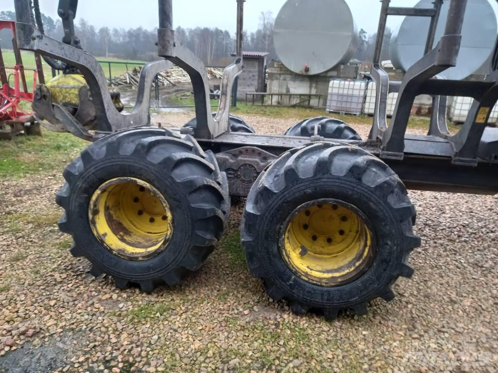 John Deere 810E شاحنات