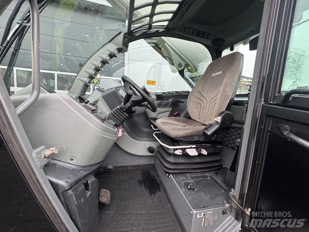 CLAAS Scorpion 7055 مناولات متداخلة