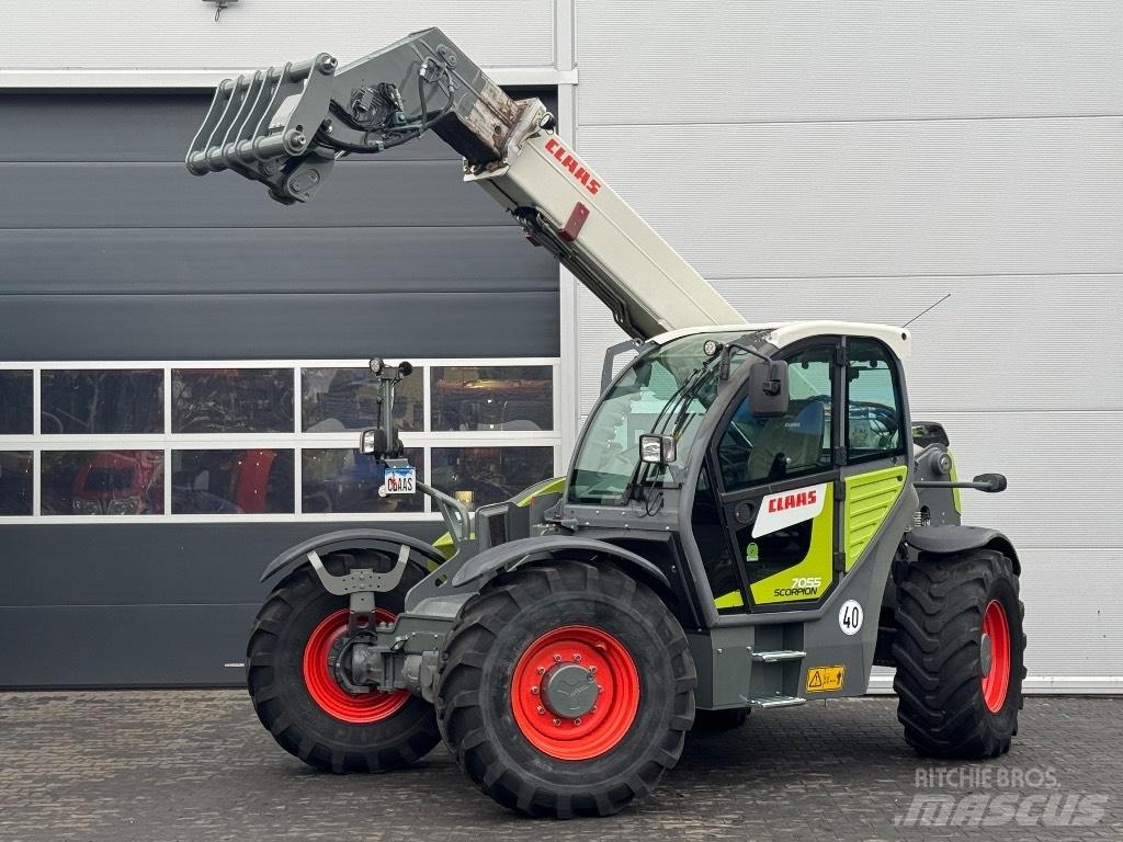 CLAAS Scorpion 7055 مناولات متداخلة