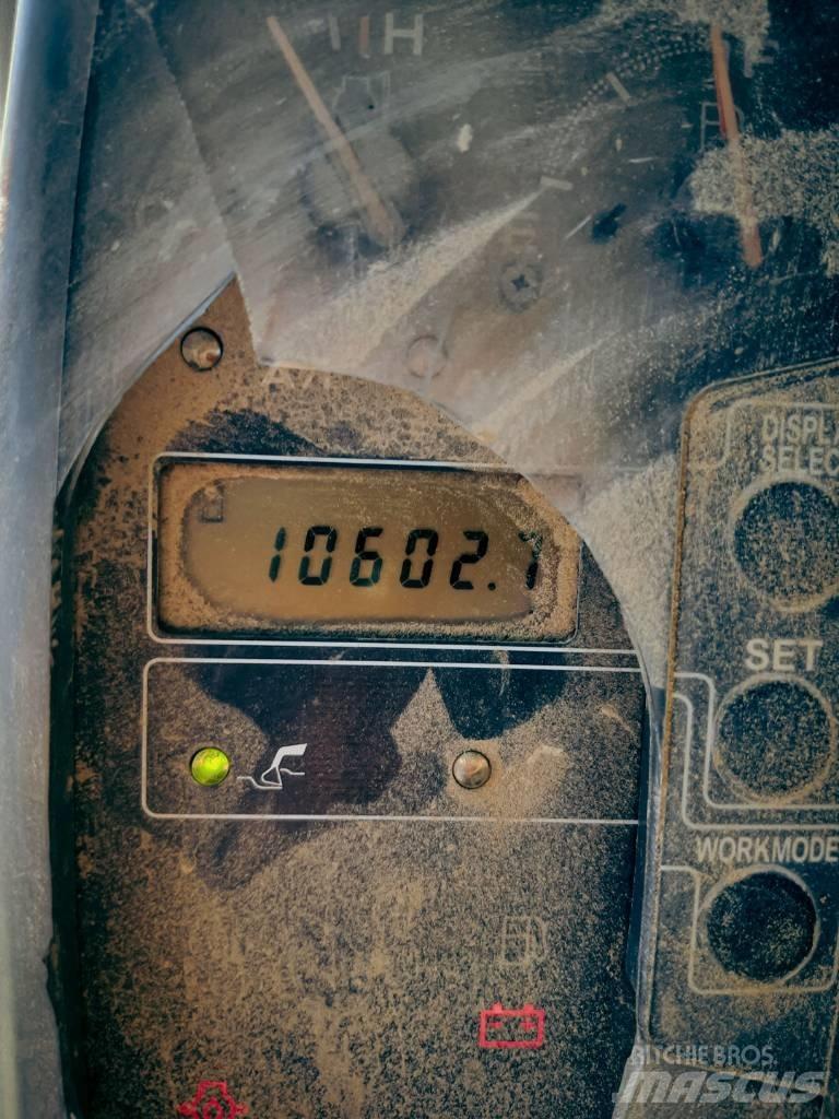 John Deere 330 CLC حفارات زحافة