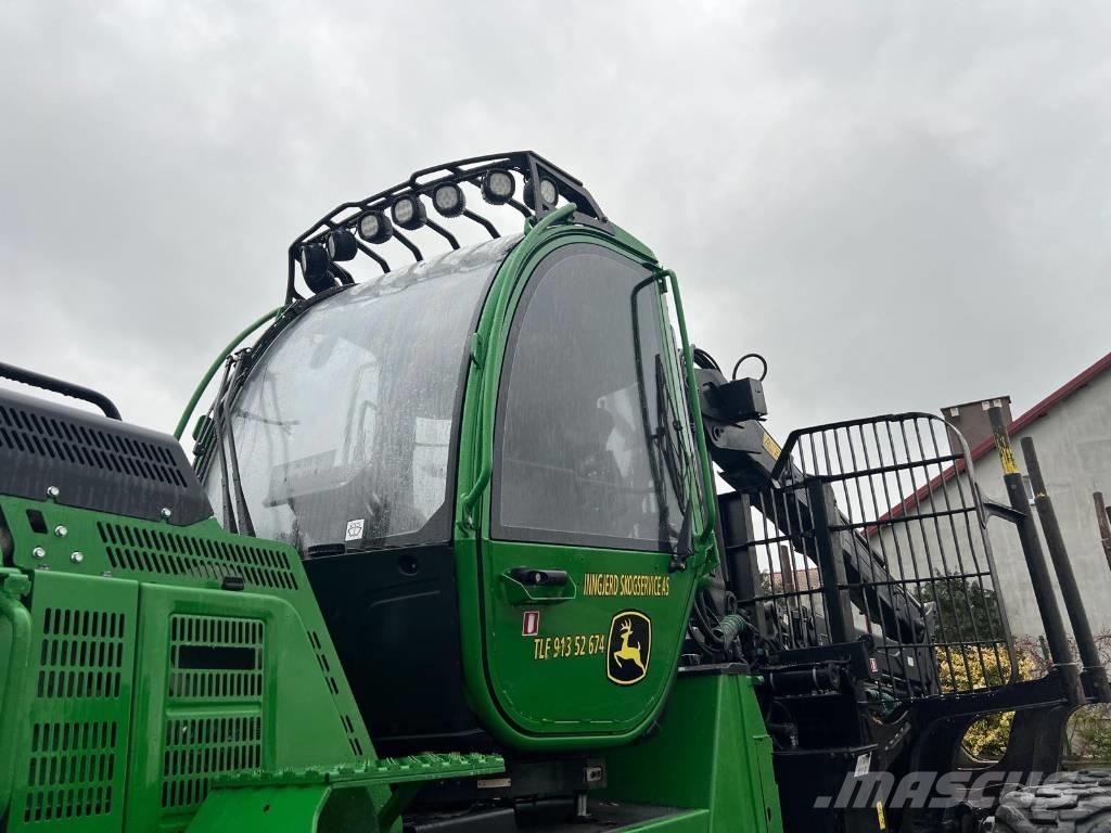 John Deere 1110G شاحنات