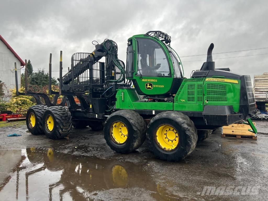 John Deere 1110G شاحنات