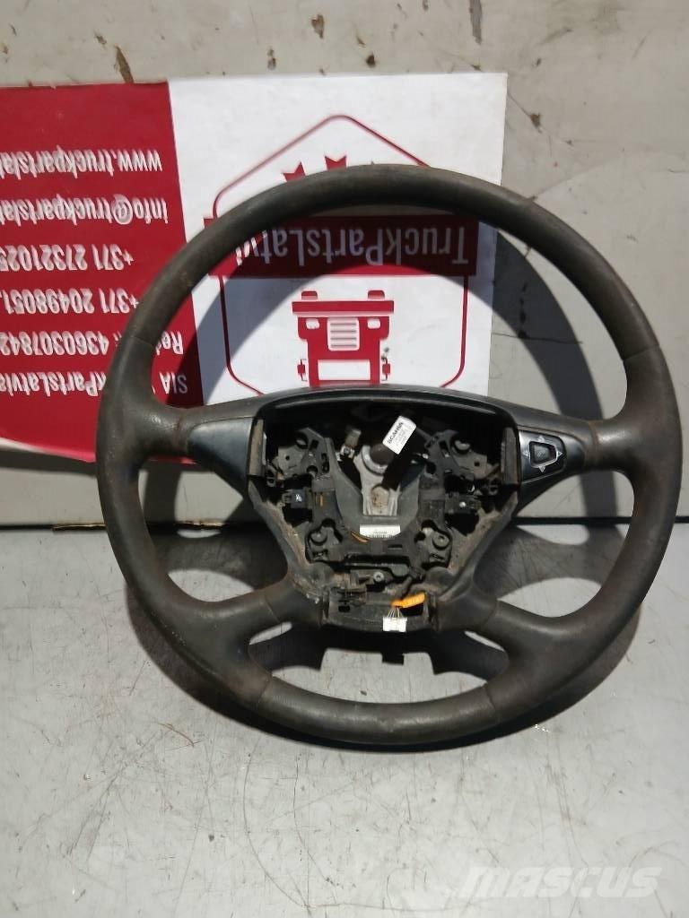 Scania P 420   1495393 كابينة والداخلية
