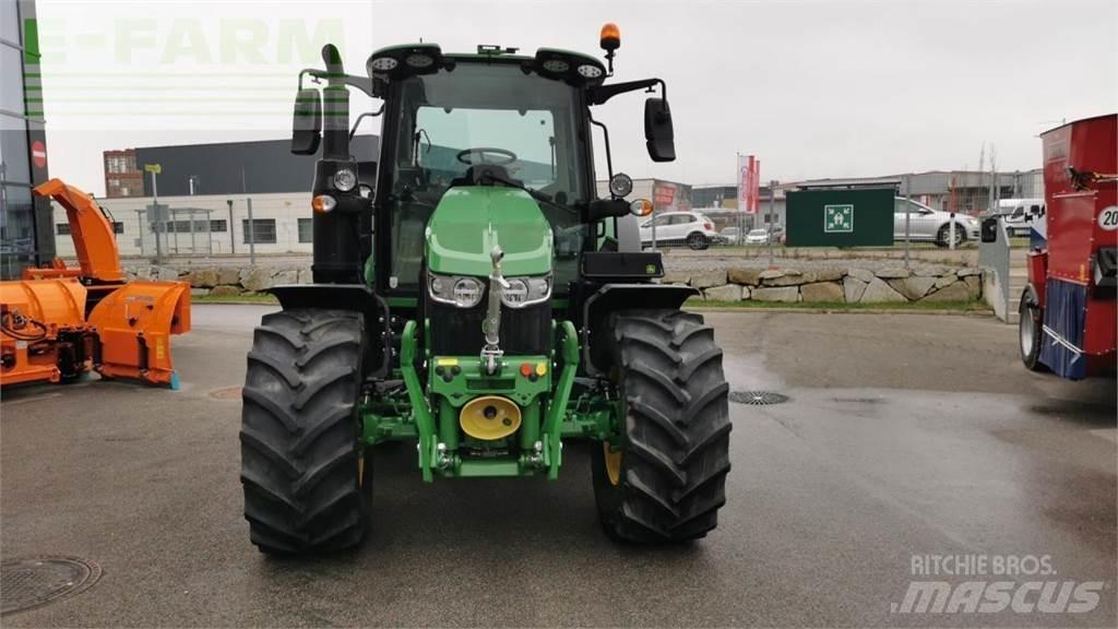 John Deere 6120M الجرارات