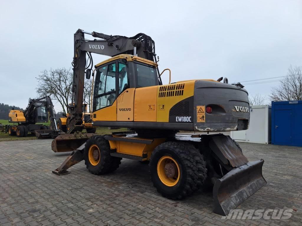 Volvo EW 180 C حفارات بعجل