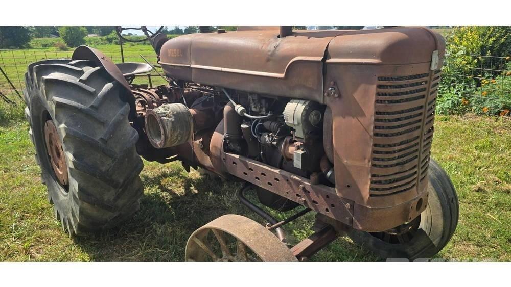 McCormick WD-6 الجرارات