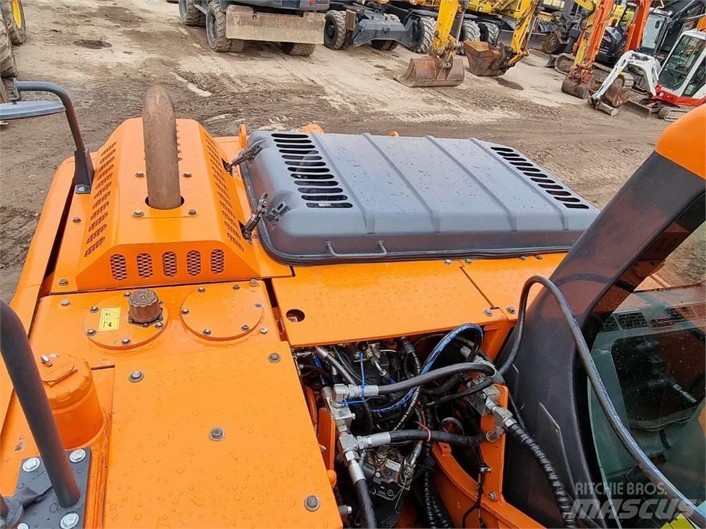 Doosan DX 140 LC-3 حفارات زحافة