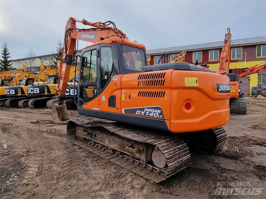 Doosan DX 140 LC-3 حفارات زحافة