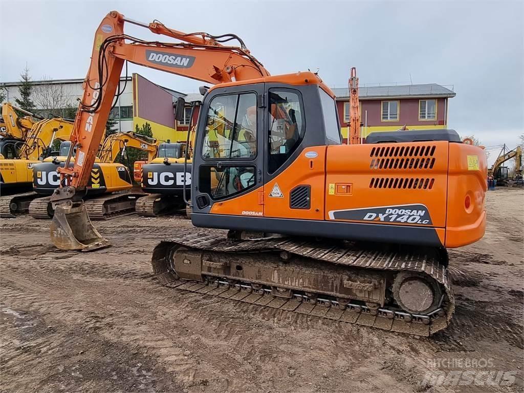 Doosan DX 140 LC-3 حفارات زحافة