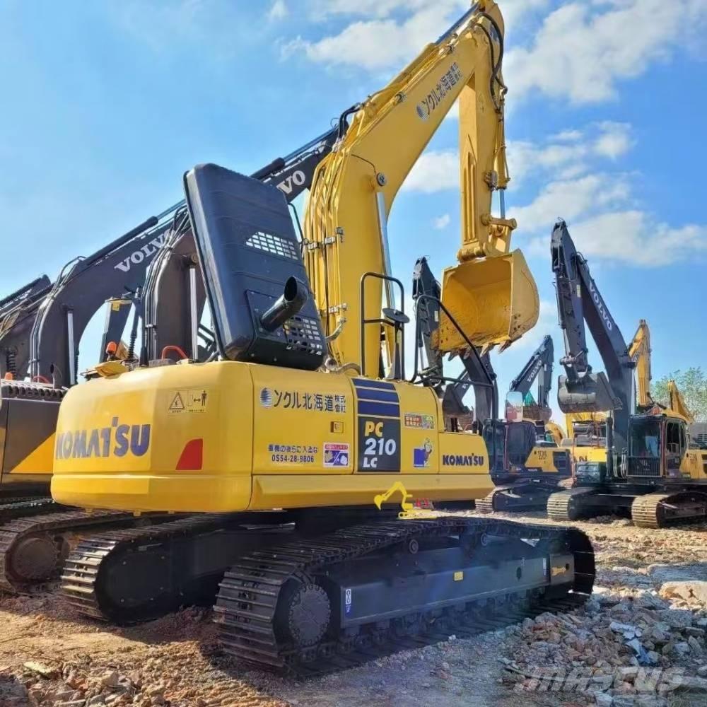 Komatsu PC 210-8 حفارات زحافة