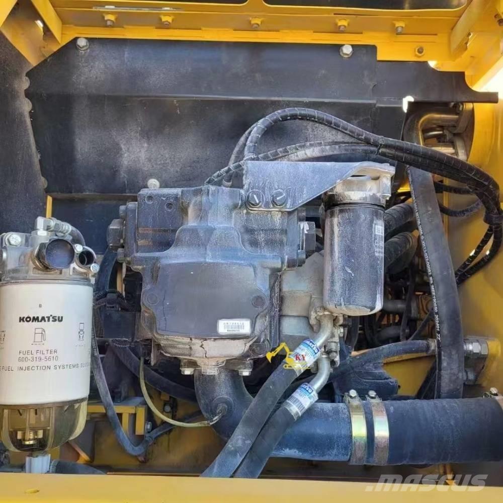 Komatsu PC 210-8 حفارات زحافة
