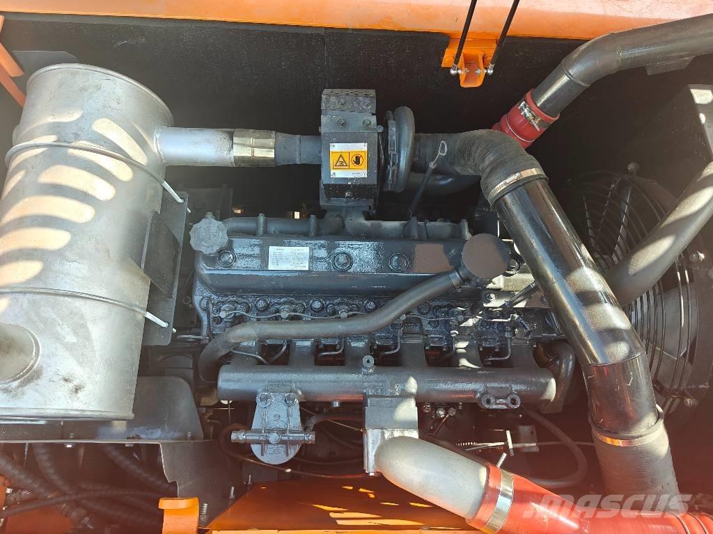 Doosan DX 225 حفارات زحافة