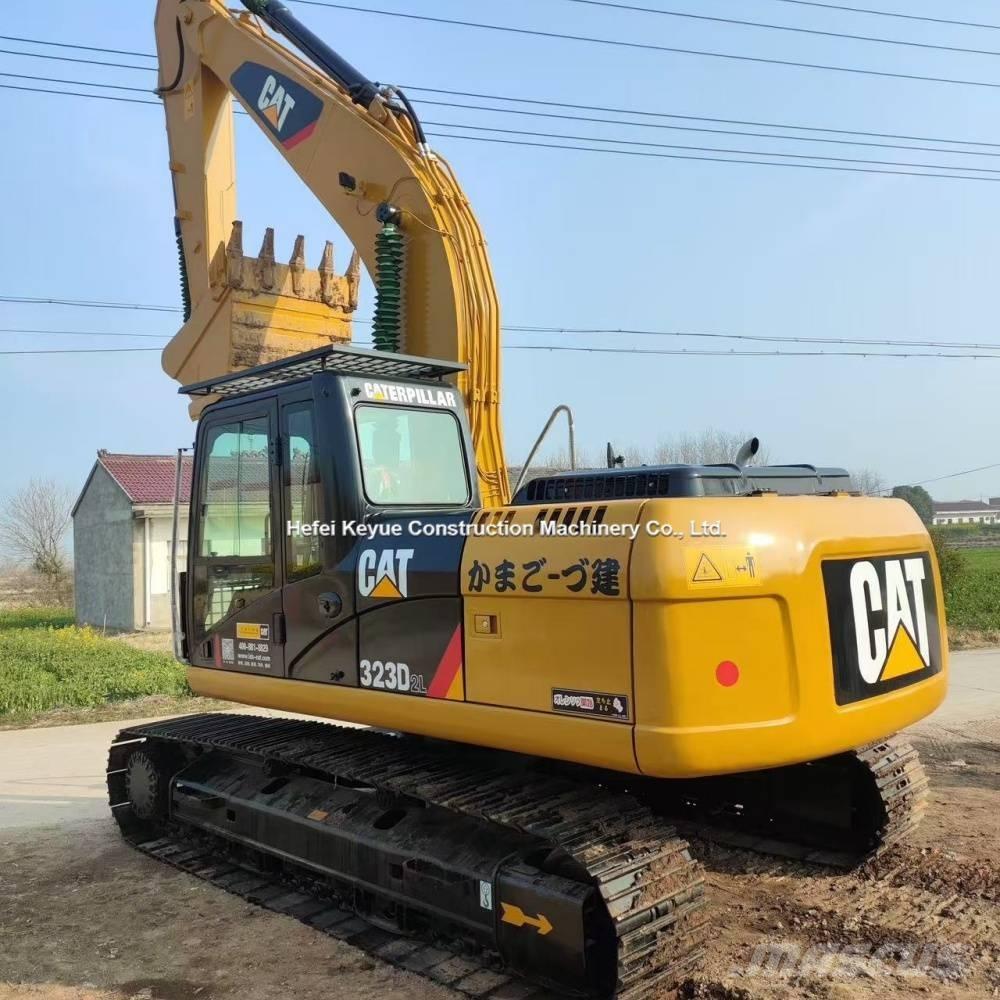 CAT 323gc حفارات زحافة