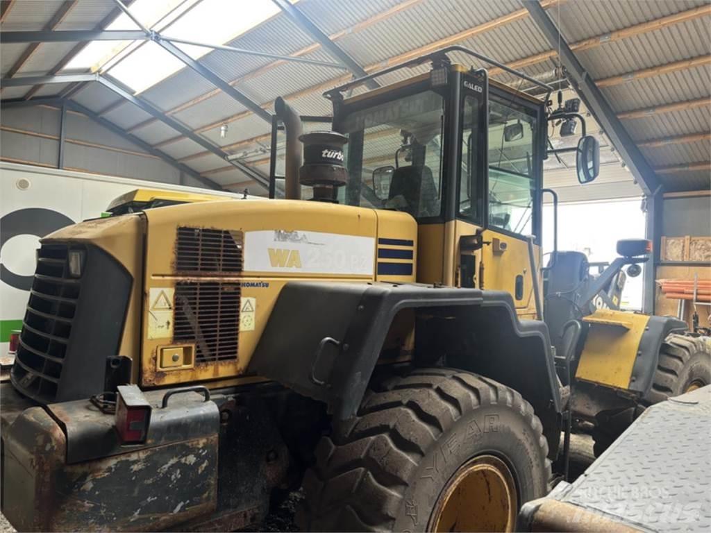 Komatsu WA250PZ-5 لوادر بعجل