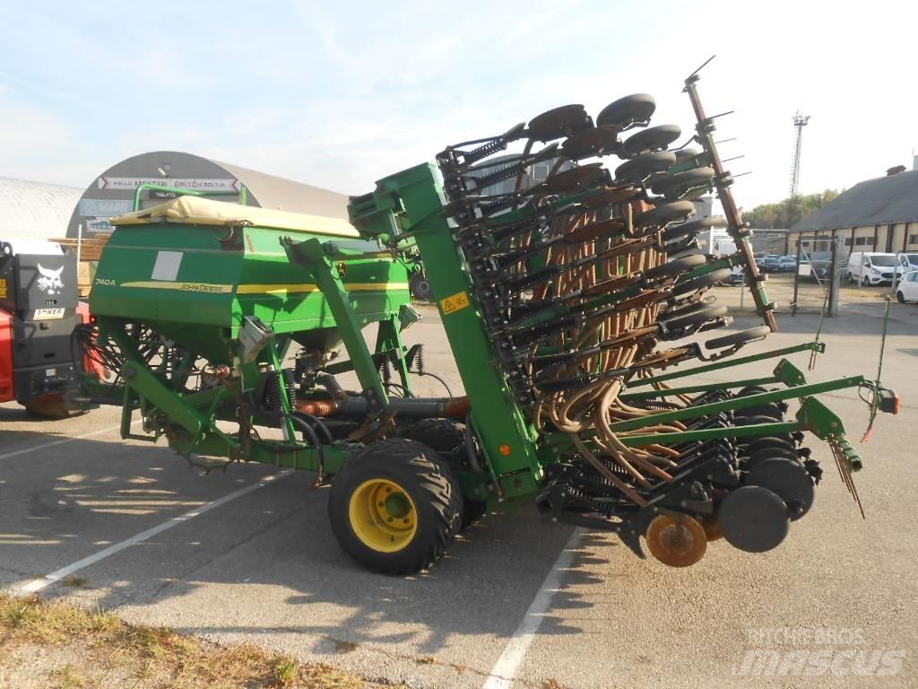 John Deere 740 A مثاقيب