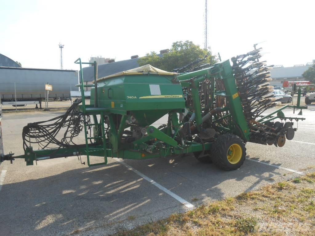 John Deere 740 A مثاقيب
