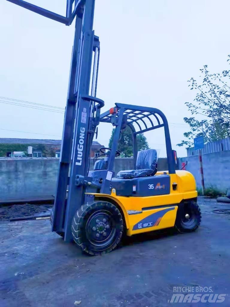 LiuGong CPC 35 شاحنات الديزل