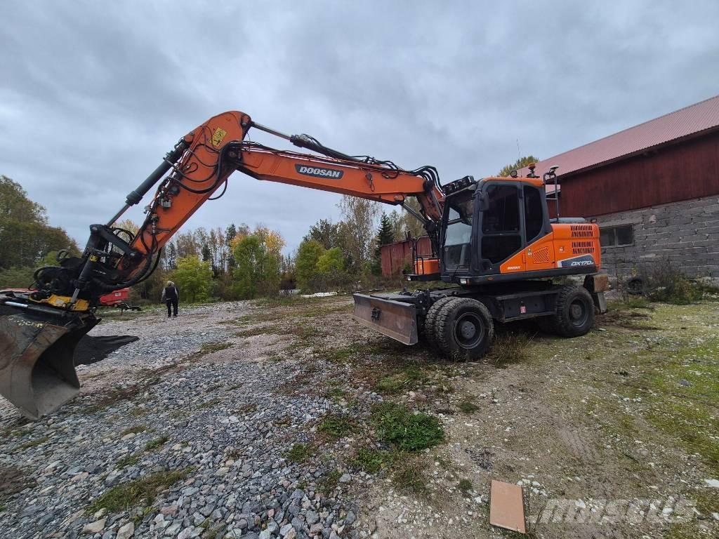 Doosan DX 170 W حفارات بعجل